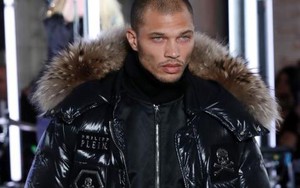 Được mời diễn ở Tuần lễ thời trang New York nhờ... quá đẹp trai lúc ngồi tù!